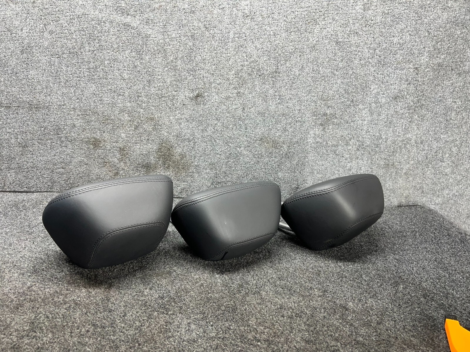 MERCEDES W204 C63 C250 C300 REAR SEAT HEADREST CUSHION HEAD SET BLACK