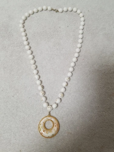 vintage jewelry estate Necklace Costume jewelry happy bidding.