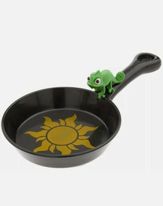 plastic frying pan toy