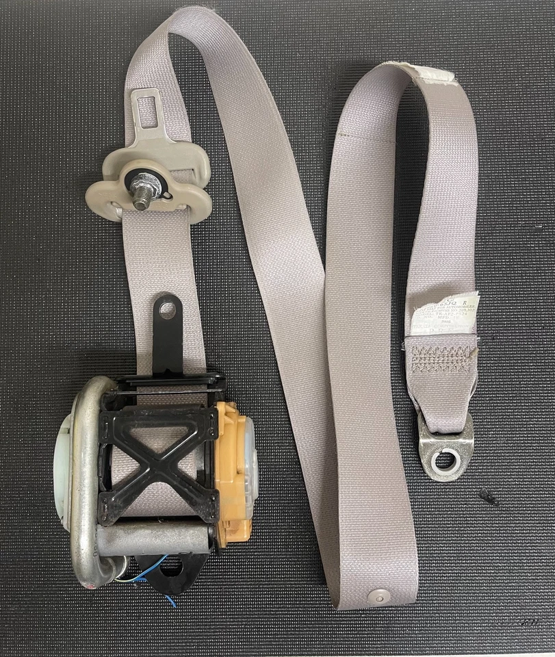 2006 SUZUKI GRAND VITARA Front RIGHT PASSENGER Side Seat Belt OEM - Image 3 of 4