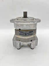 Parker-Hannifin Hydraulic Pump P16-180C-2N2 (0120901T) Clockwise PTO Gear NOS