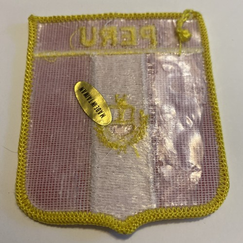 PERU Flag Shield Iron On Patch - Picture 2 of 2