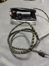 Vintage 1962 Proctor-Silex Steam & Dry Iron Model BI0130 - Works