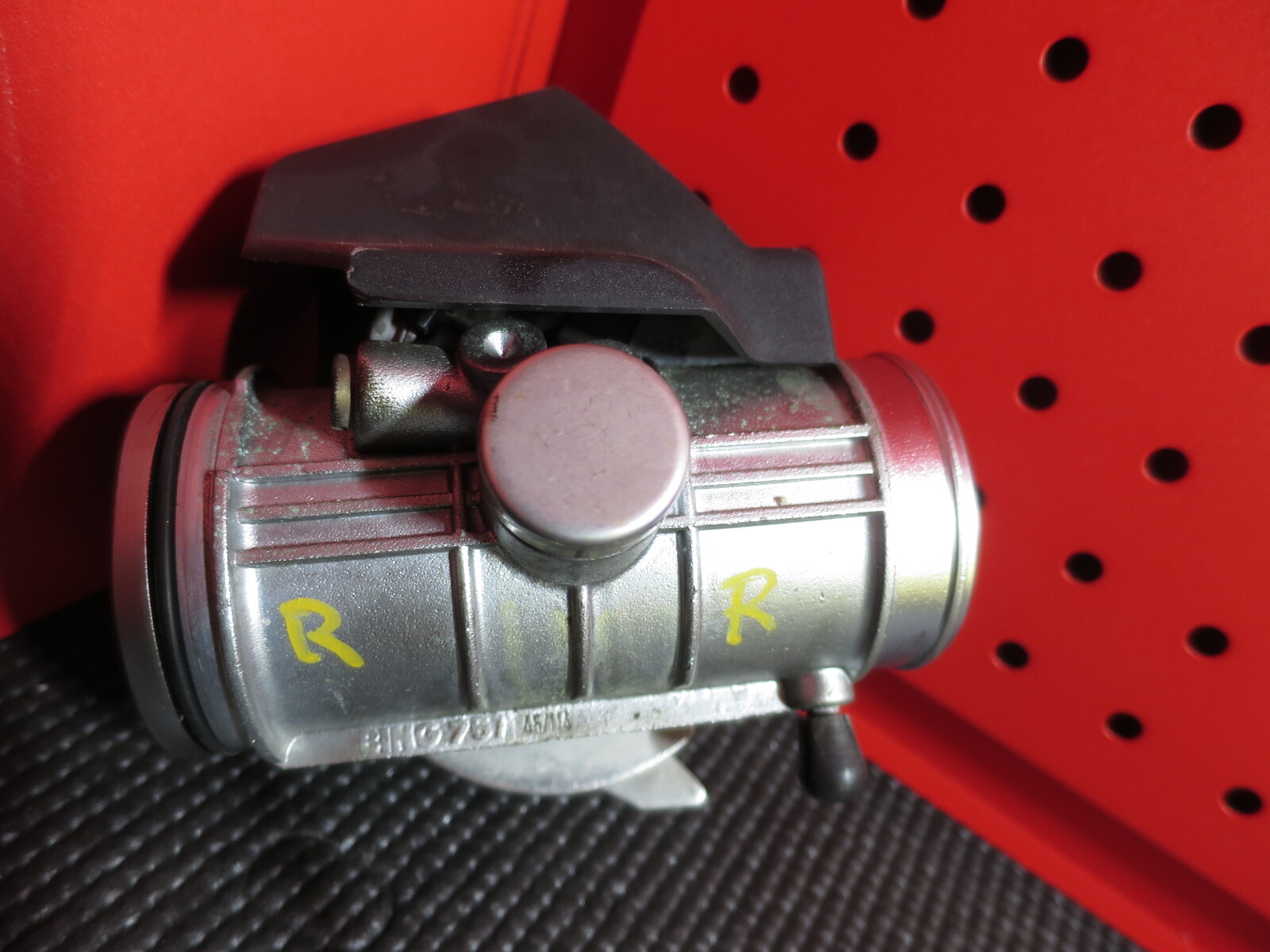 R. THROTTLE HOUSING ASSEMBLY/SWITCH/INJECTOR BMW R850 R 2000 PART 
