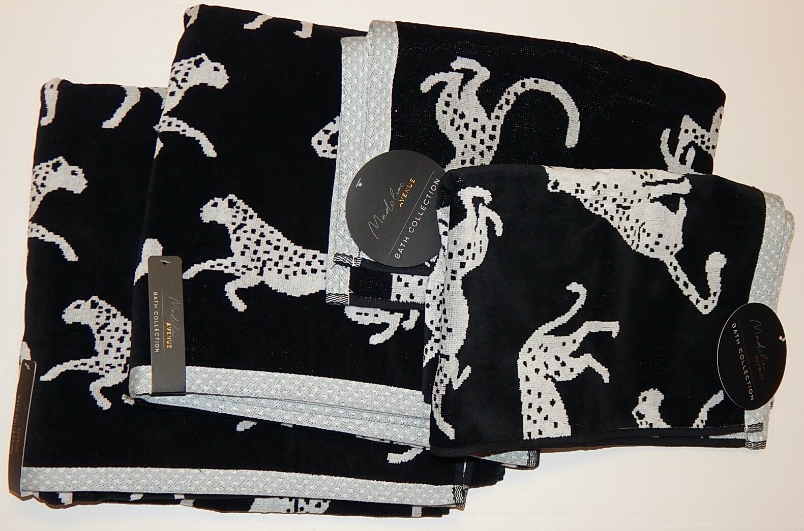 MADELINE AVENUE 4-PC BATH SET 2 BATH + 2 HAND TOWELS BLACK LEOPARD PRINT