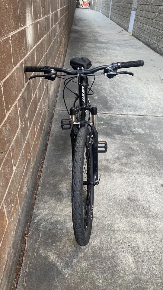 giant atx mountain bike, 21 Speed, Aluminum, 27.5 Inch Wheels - Image 2 of 4