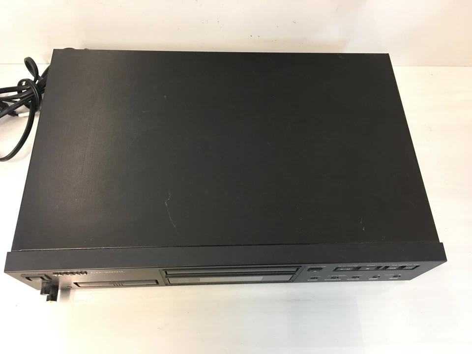 TASCAM CD-200iL Professional CD Player & Dual iPod/iPhone Dock - Image 2 of 4