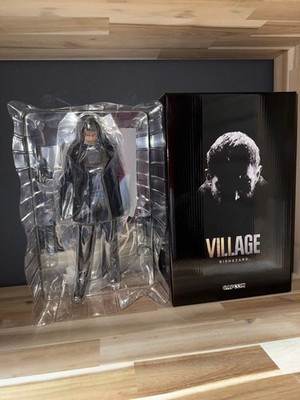 Resident Evil 8 Village Collector's Chris Redfield Statue Figure