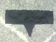 Vs Pink Older Style lace trim wide band thong BRAND NEW Medium black
