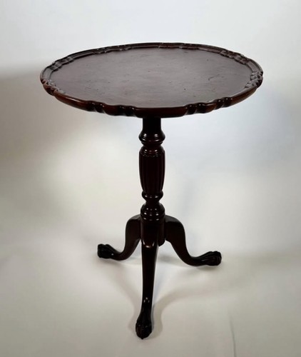Harden Chippendale Style Mahogany Pie Crust Ball & Claw Foot End Table
