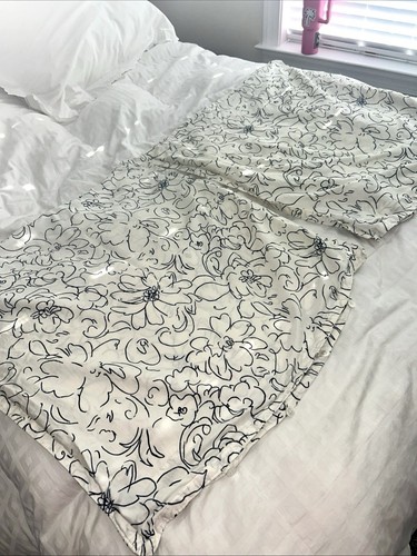 Zwei Ralph Lauren Home weiß und marineblau Blumen Euro Kissenbezüge Paar 30" x 30"