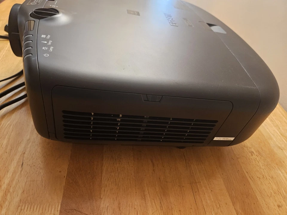 Epson Powerlite Pro G6970WU WUXGA 3LCD Projector H697A 2253 Lamp hours READ - Image 3 of 4