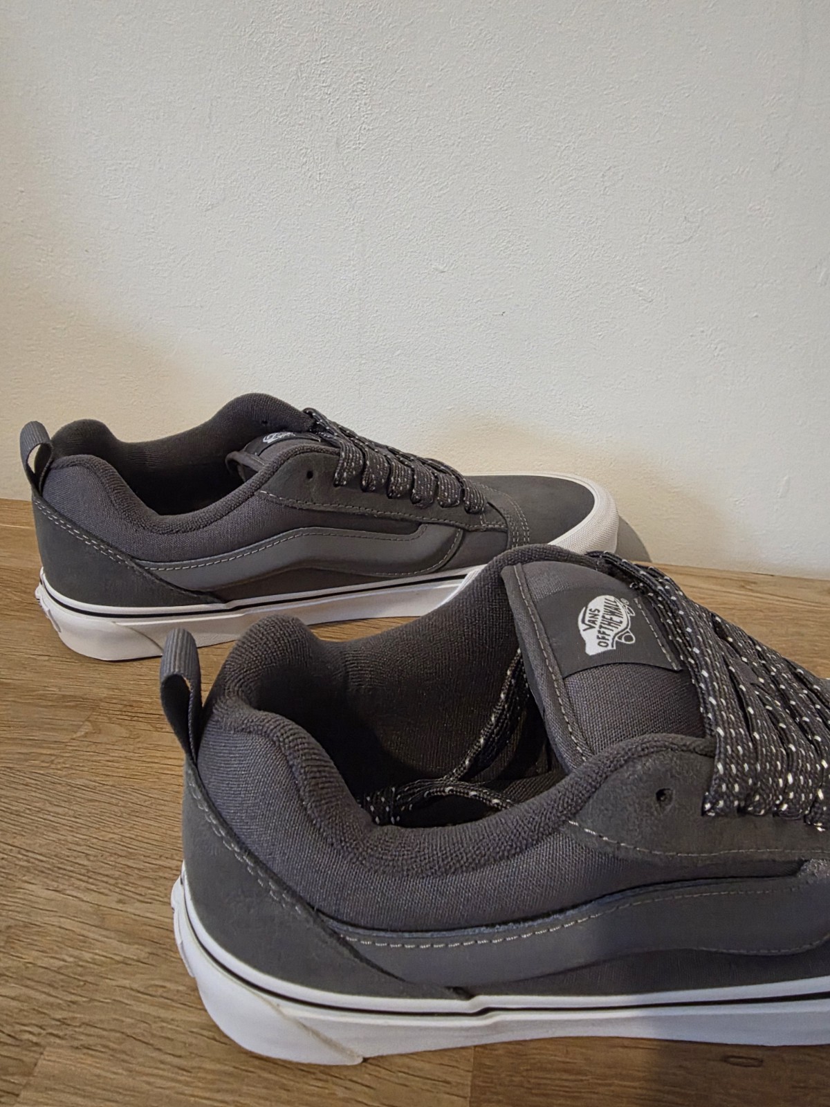 Vans Mens Knu Skool Trainers | Size 9 | New With Box | Dark Grey | RRP £85 image 8