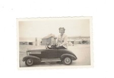 SE1350 VINTAGE PRIVATE PHOTO 2.5 X 3.5 INCH OF A BOY IN A VINTAGE PEDAL CAR