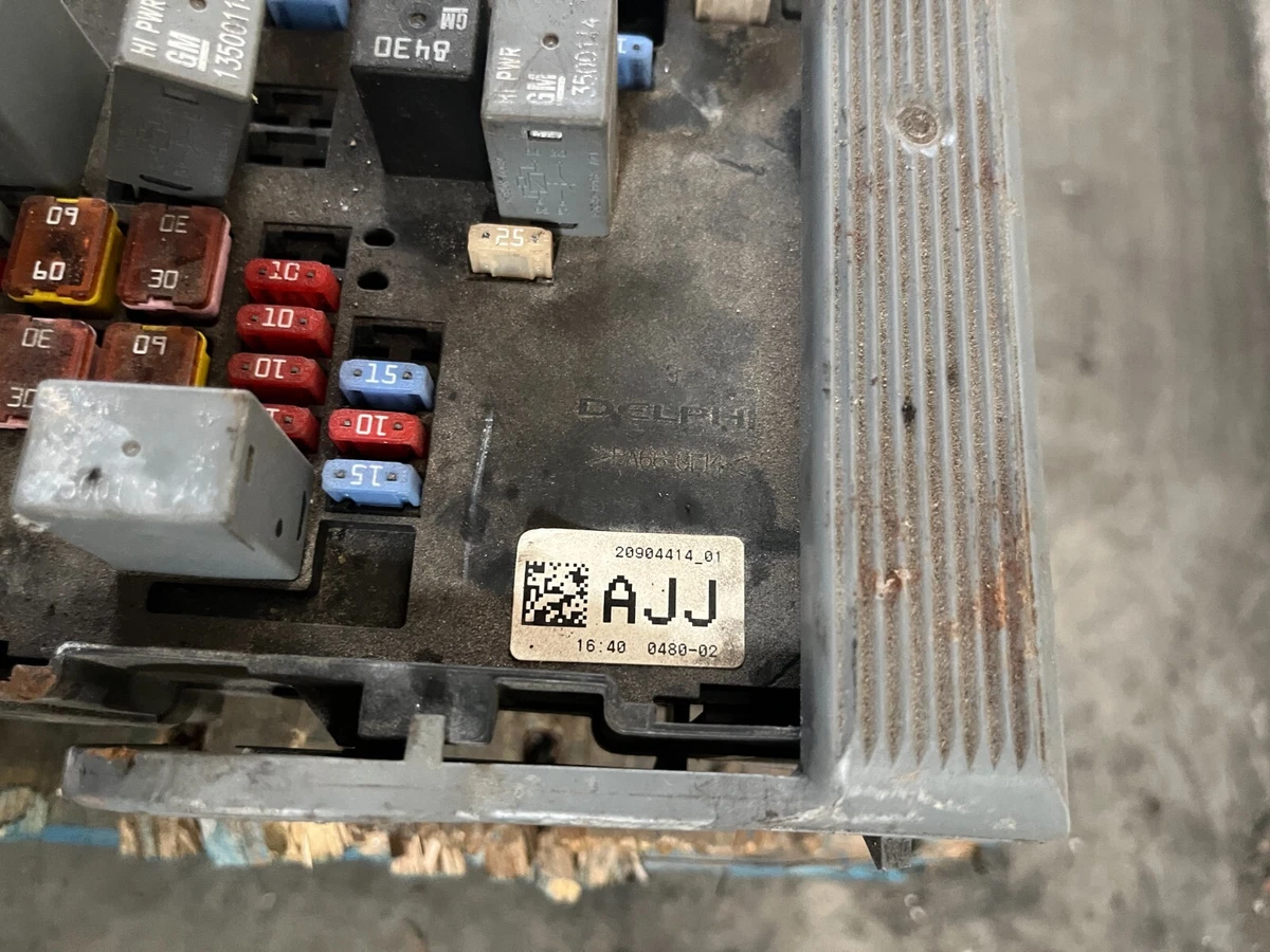 OEM 10-13 Chevrolet Silverado Fuse Box Junction Control Module  