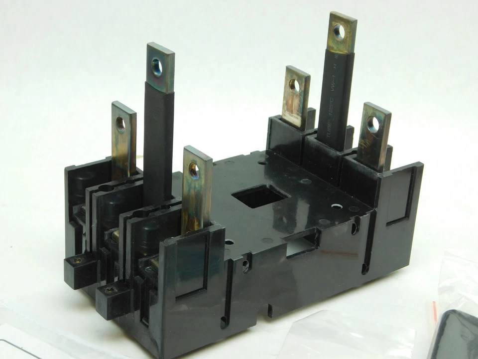 NUEVO EN CAJA - EATON PAD3J JG 3P PLUG-IN BLOCK UL/IEC ¡ENVÍO RÁPIDO GRATUITO! (VN) Foto 4 de 4