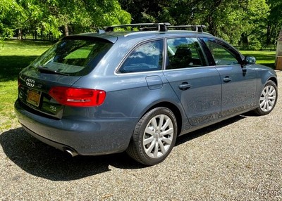 2011 Audi A4  2011 Audi A4 2.0 TFSI Quattro Tiptronic Avant Premium Plus Wagon in good cond.