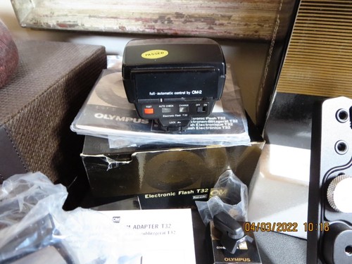 Olympus OM-2N Electronic Flash Power Bounce Grip 2, + T32 Flash With Extras. - Picture 5 of 12