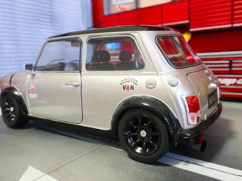 Solido 1/18 Mini Cooper 1.3i VAN JAC Lowdown Custom Diecast Model Car - Image 4 of 4