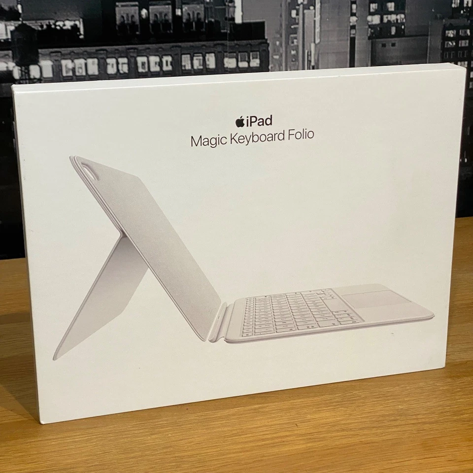 Apple iPad Magic Keyboard Folio A16 10th Generation British English White Sealed - Image 4 of 4