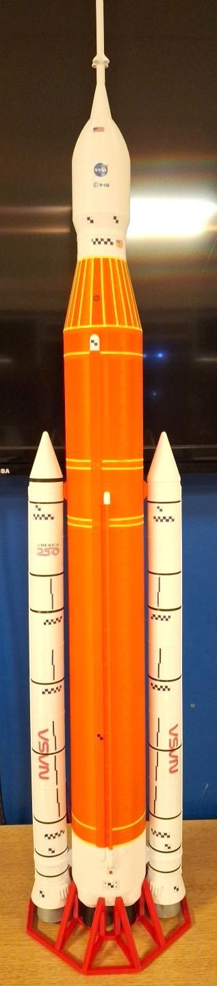 Modelo de cohete Artemis SLS de la NASA - Modelo de exhibición del sistema de lanzamiento espacial escala 1/100