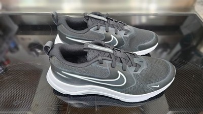 NEW Nike Cosmic Runner GS Size 7.5 Women's 6 Youth Black White HM4402003