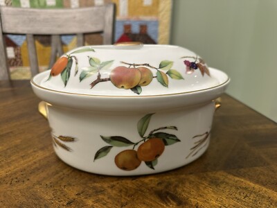 Royal Worcester Evesham Gold Trim 10  Oval Lidded Baker Oven To Table Ware