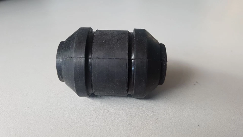 Cojinete de goma en el brazo de suspensión exterior para eje delantero BMW 2000 C CA CS nueva clase Foto 2 de 2