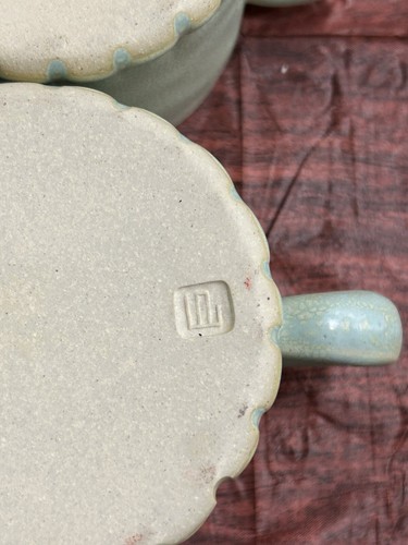 Set 4 tazze in ceramica fondo smerlato blu verde timbrato - Foto 5 di 6