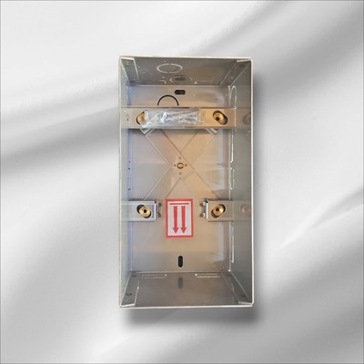 2N IP Force 9151001 IP Kraft- und Sicherheits-Unterputzdose - gebrauchter Artikel OVP