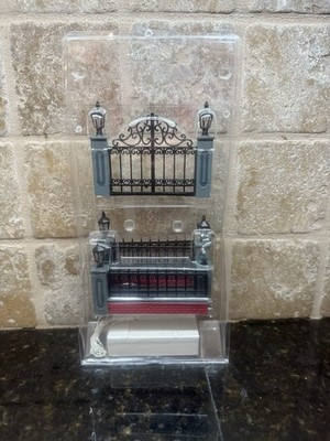 Lemax Lighted Wrought Iron 5 Pc Fence Set Village Train Christmas-NEW