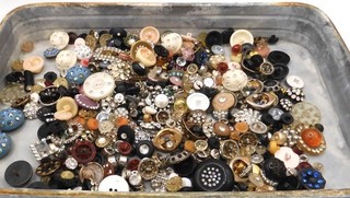 Lot of Almost 2 Lb. Misc Antique Vintage Buttons Rhinestone Metal Plastic Mixed