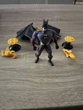 BATMAN FOREVER DELUXE ATTACK WING BATMAN POWER FLEX ATTACK CAPE 1995