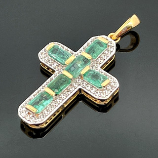 KREUZ ANHÄNGER AUS 925/ SILBER VERGOLDET MIT SMARAGD & ZIRKON SCHMUCKJAGD