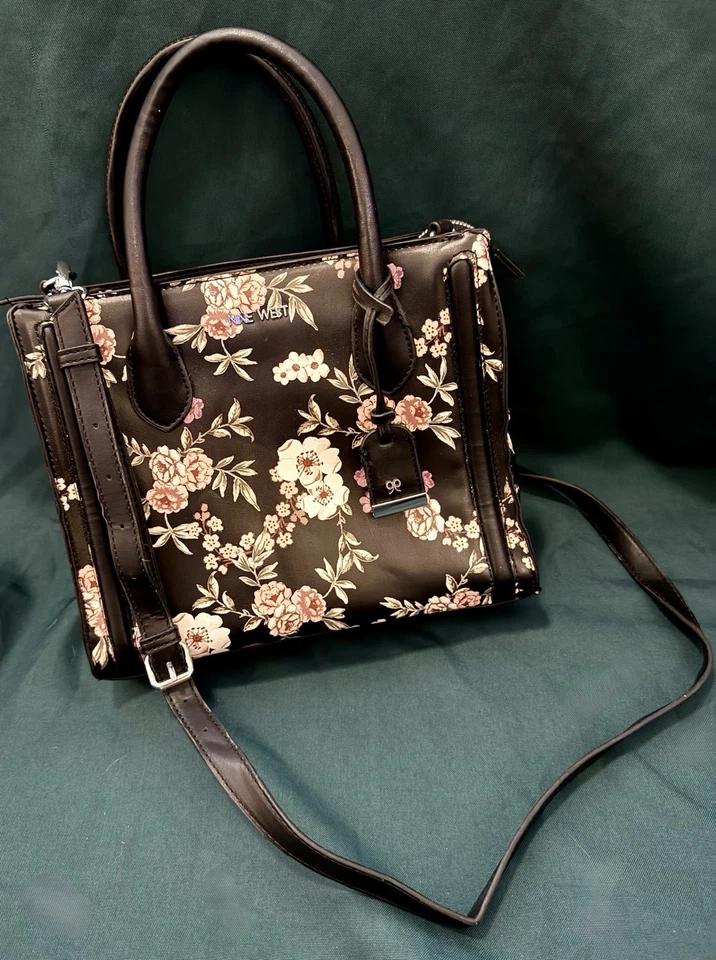 Bolso Cartera Nine West Floral - Negro con Flores Rosa y Crema - Correa Bandolera Foto 2 de 4