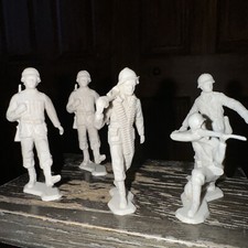 Louis Marx 2.5  1963 German White Plastic Soldier 5 Figures Lot Army Military