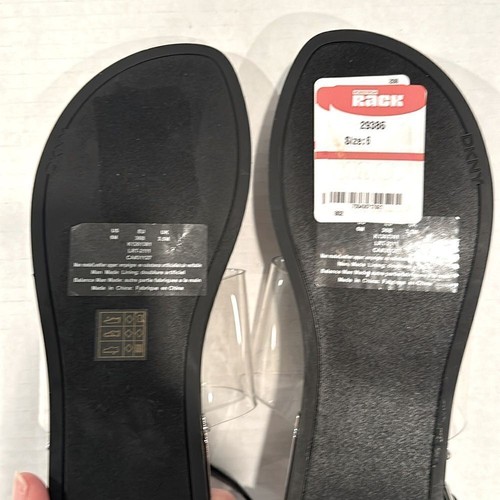 DKNY Ava Leather Ankle Strap Thong Sandals Women's Size 6 Black NWT Vinyl - Picture 7 of 7