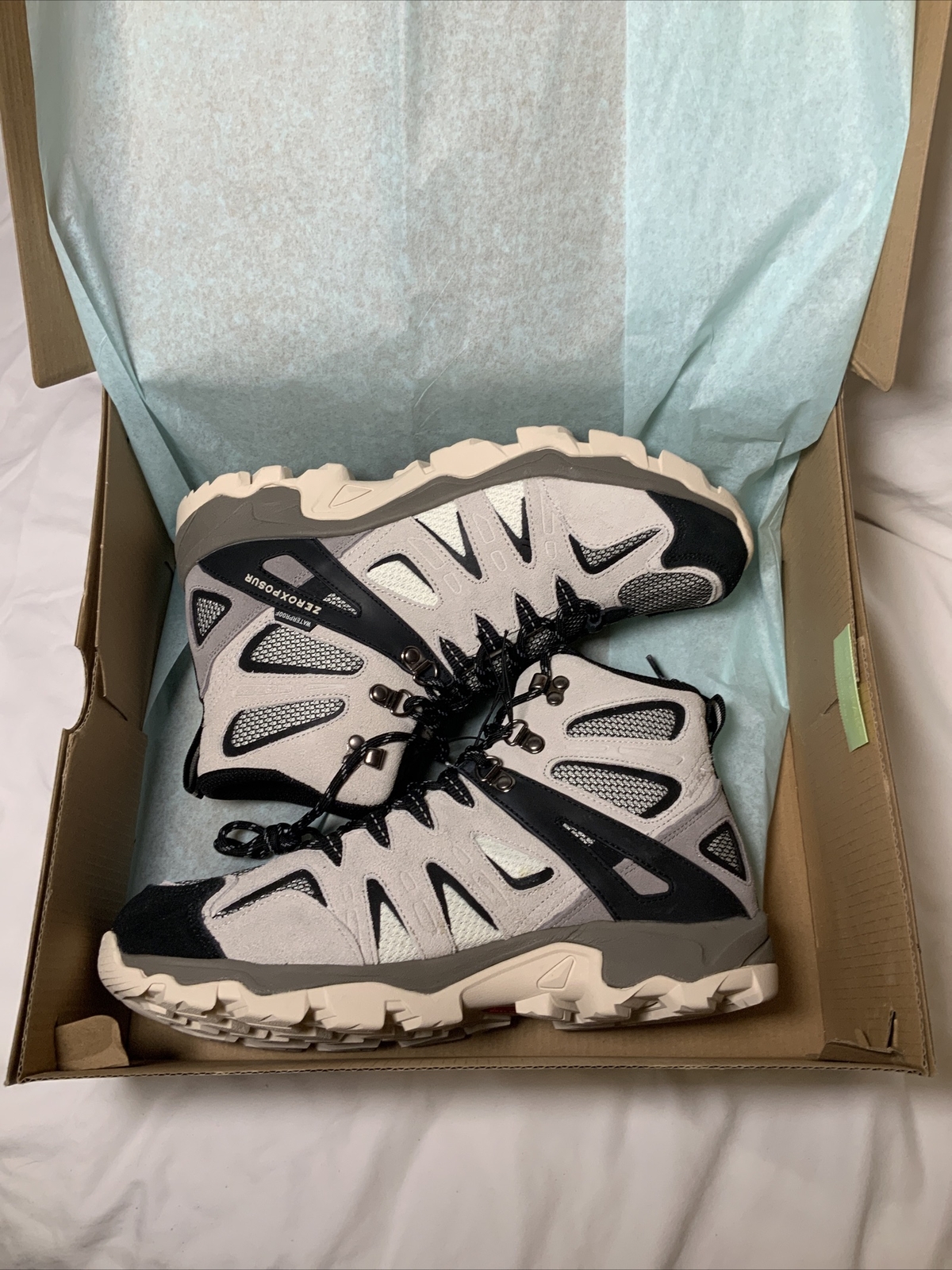 NEW ZeroXposur Waterproof Size9.5 Men&rsquo;s leather Gray Silver snow hiking boots