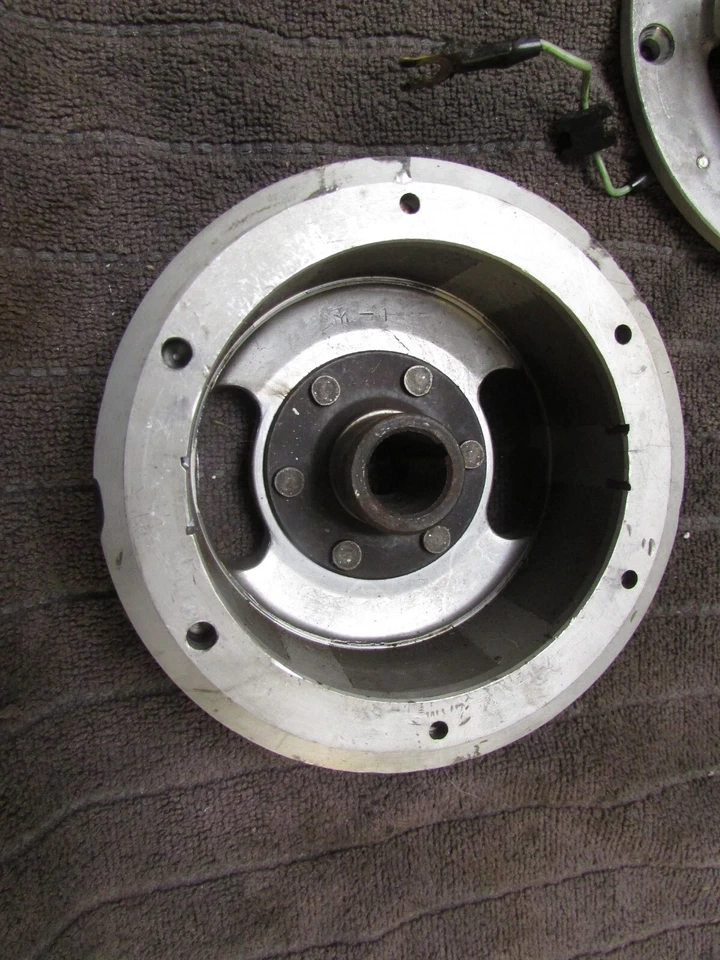 1972 KAWASAKI F6 125cc OEM VOLANTE/ROTOR - Imagem 2 de 4