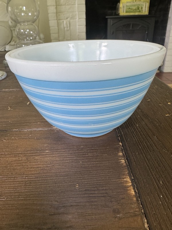 Vintage PYREX 401 Blue Stripes Bowl 1.5 Pint