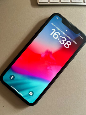 Apple iPhone XR A2105 - 64GB - Schwarz  - guter  Zustand