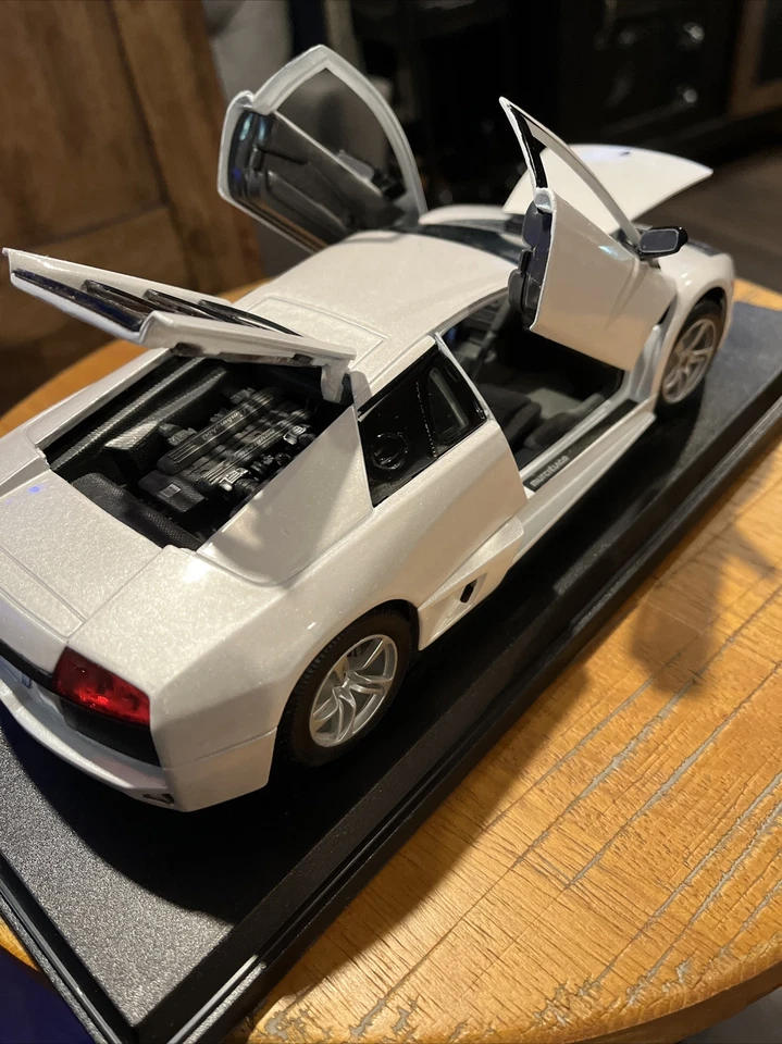 2007 LAMBORGHINI MURCIELAGO LP640 БЕЛЫЙ 1/18 ЛИТАЯ МОДЕЛЬ АВТОМОБИЛЯ MAISTO 31148 - Изображение 4 из 4