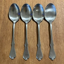 Oneida Ltd USA American Freedom Stainless Soup Spoon set of 4. 6 3/4" Long