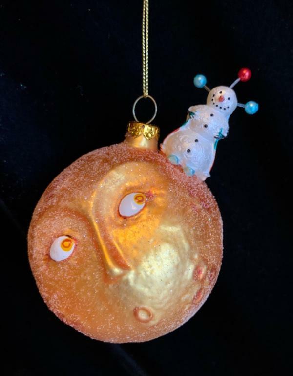 ALIEN SNOWMAN ON MOON ORNAMENT~OUTER SPACE~BLOWN GLASS~CHRISTMAS