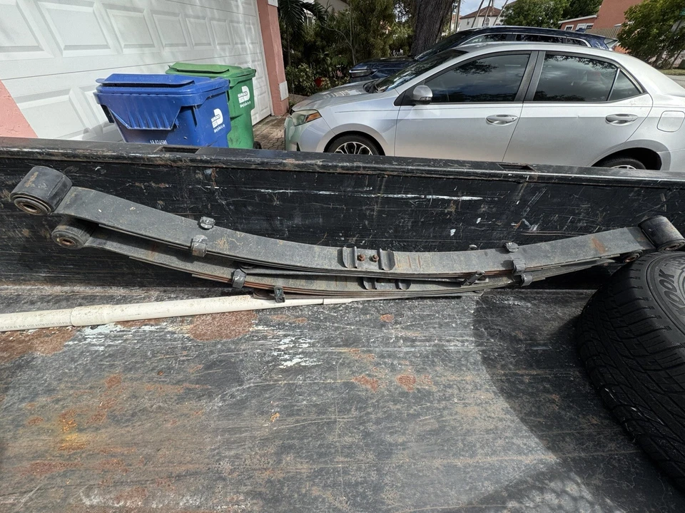 Двухлистная пружина в сборе для переднего привода Ford F150 Raptor 2018–2020 годов - Изображение 2 из 4