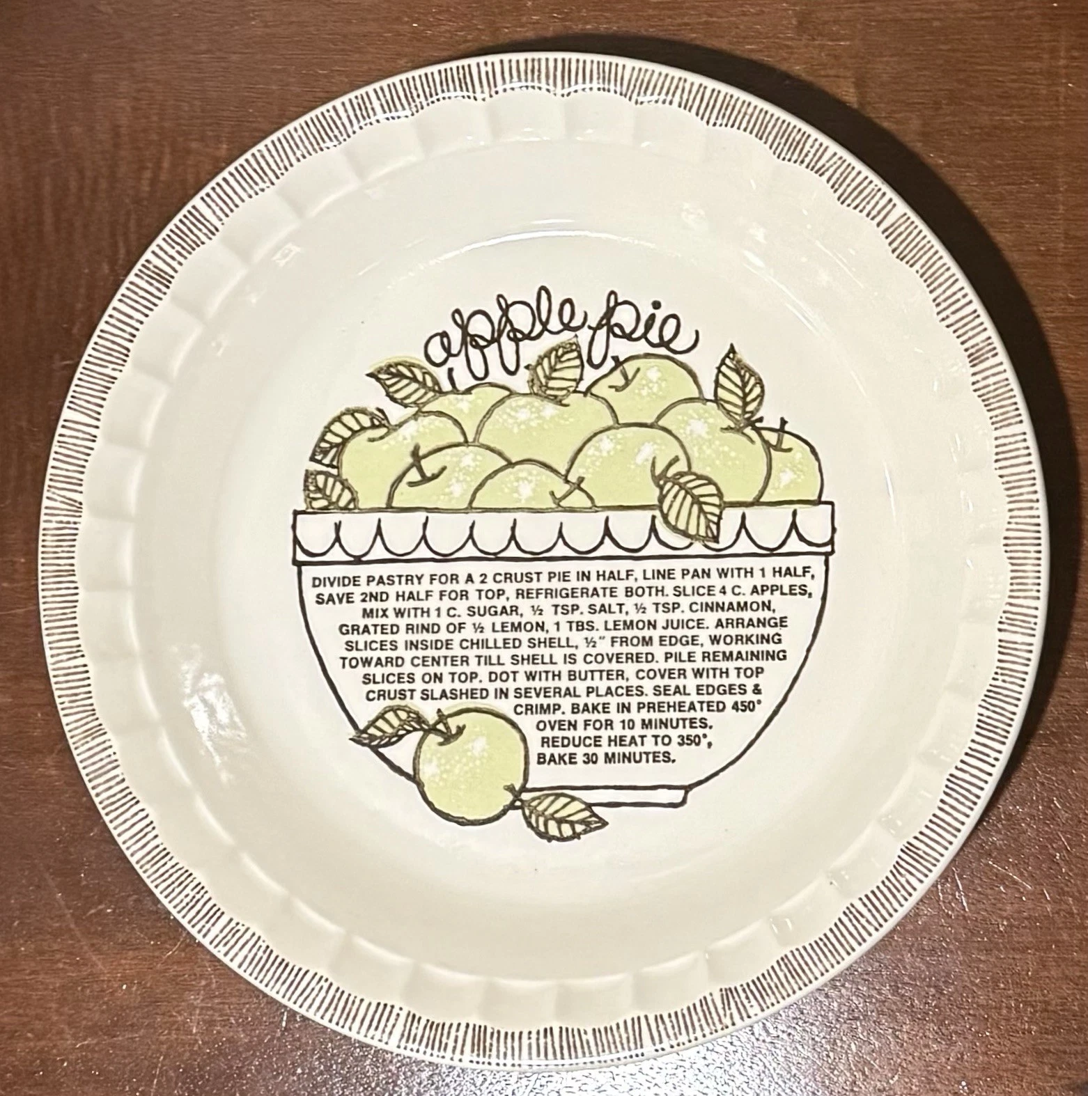 Vtg 1983 APPLE PIE PLATE 11" Royal China Jeannette DEEP DISH Baker w/Recipe USA
Opens in a new windo