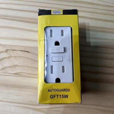 (QTY 1) HUBBELL PRO AUTOGUARD SELF TEST GFCI OUTLET TAMPER RESISTANT 125V WHITE