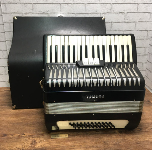 YAMAHA YA-48 Accordion 34 keys 48 basses Musical Instrument Black From Japan