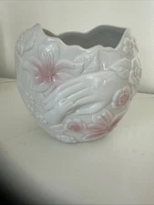 FTD, 1993, Mother And Child Holding Hands Vase