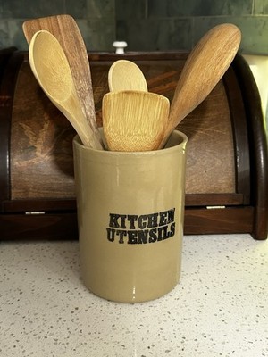 Pearson s of Chesterfield Stoneware Pottery Kitchen Utensil Crock Holder ~ 7 x5 